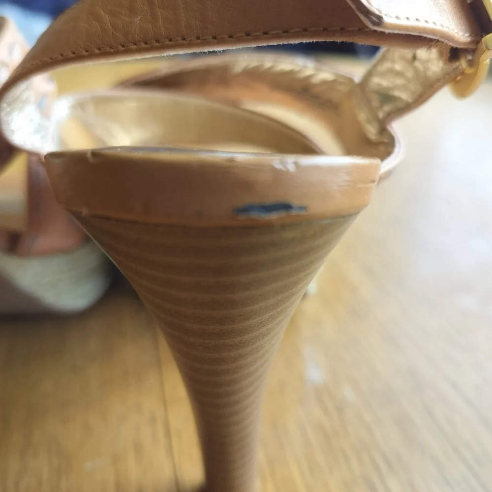 Ann Taylor LOFT Brown Leather Stitching Platform Heels Women's Size 6M